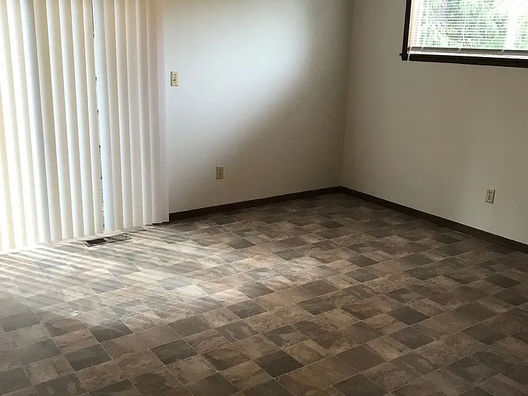 3329 Northwest Ave — Photo 8