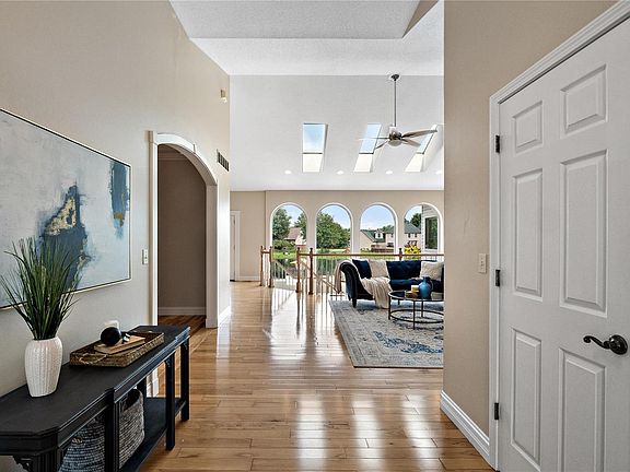 3rd image of 104 Bluestem Ct