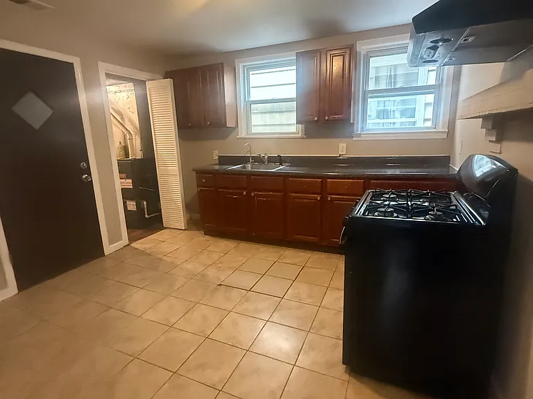 62 S 13th St #2B — Photo 6