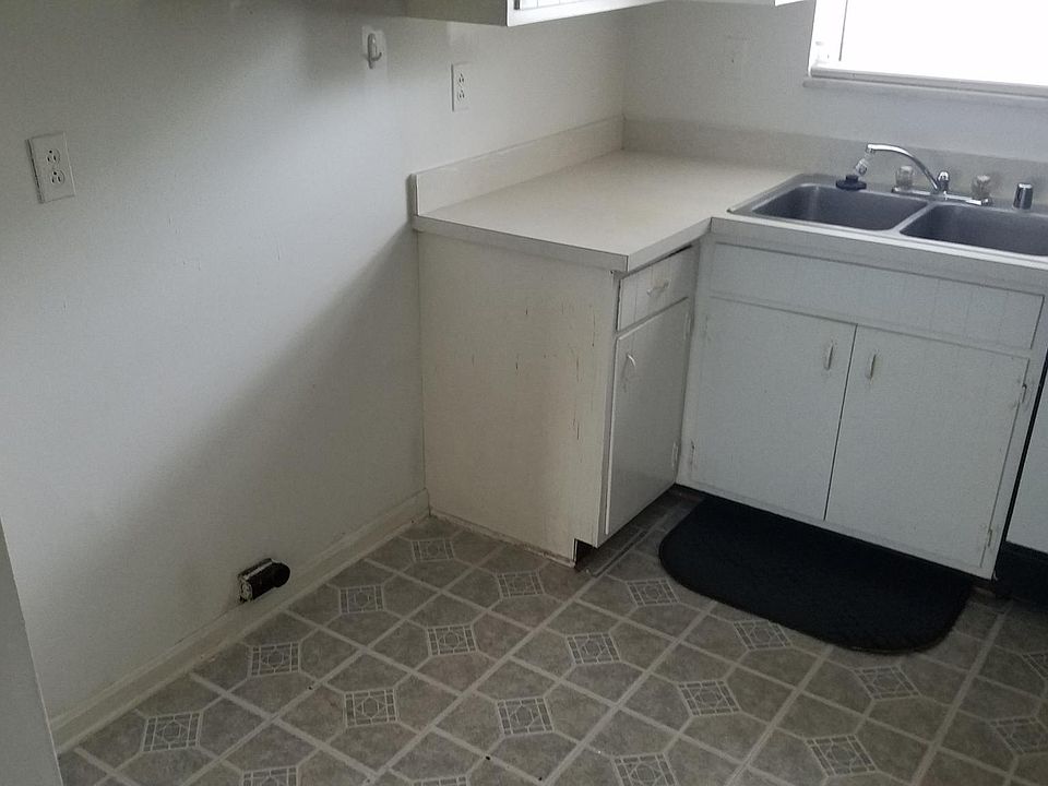 1807 Bashford Manor Ln Louisville, KY, 40218 Apartments for Rent Zillow