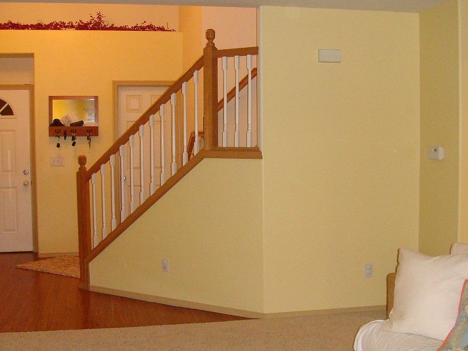 1st image of 9432 Holly Dr