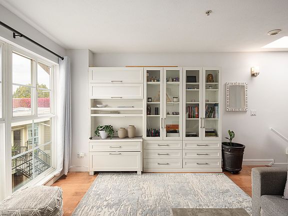 4th image of 678 W 7th Ave #317
