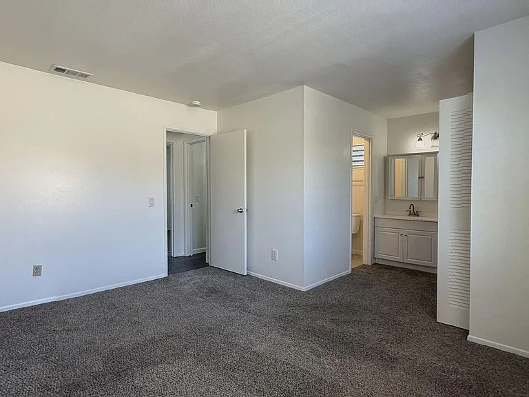 11231 Reddiford Ct — Photo 19