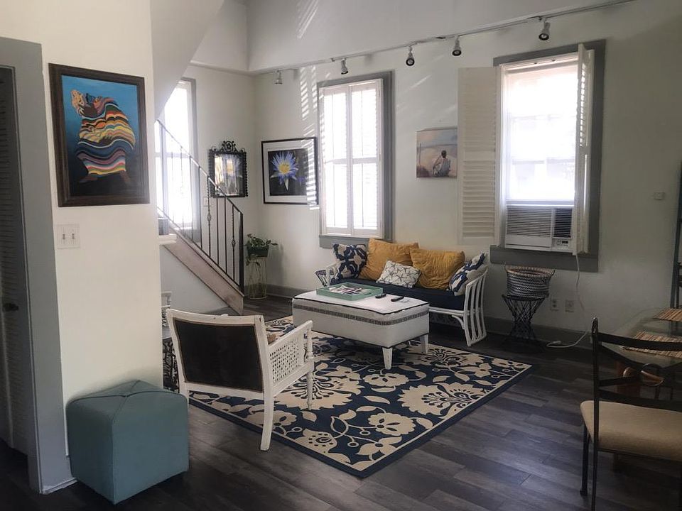 1st image of 2620 Desoto St #1