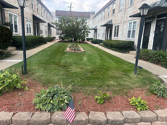 3rd image of 1762 W 95th Pl