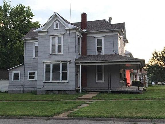2nd image of 222 1/2 NE 7th St