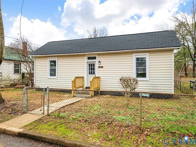 2726 Alexander Ave — Photo 1