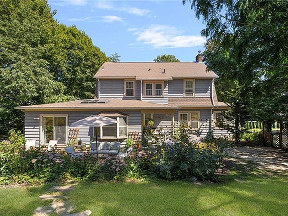 3rd image of 29 Valentine Cir