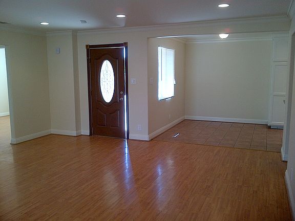 4th image of 7924 Nagle Ave