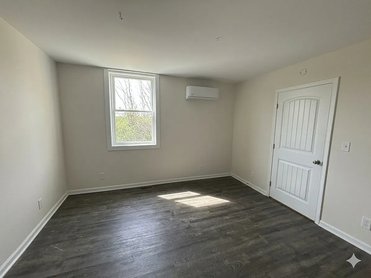 2718 Oakwood Avenue - 1 — Photo 3