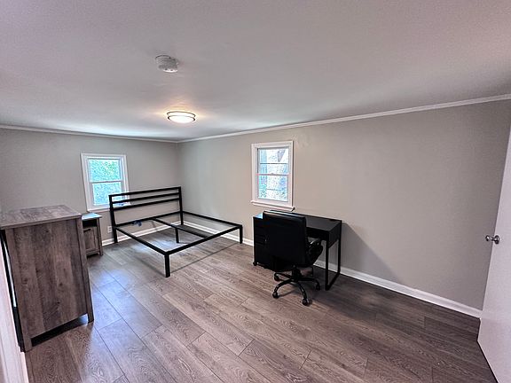 4th image of 2770 Beech Ave #2