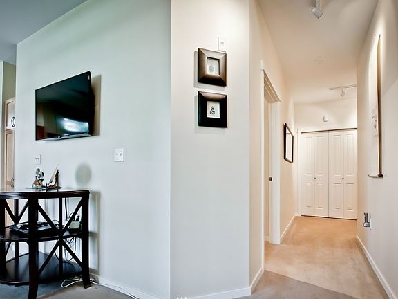 4th image of 118 107th Ave NE Unit B403