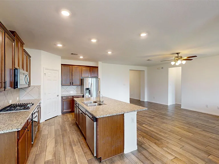 31415 Whitcombe Summit Way — Photo 9