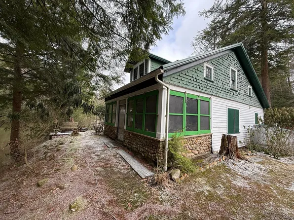 39407 Schoppert Dr, Centerville, PA 16404