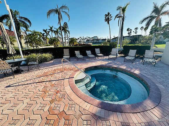 3rd image of 6106 Mirada Cir