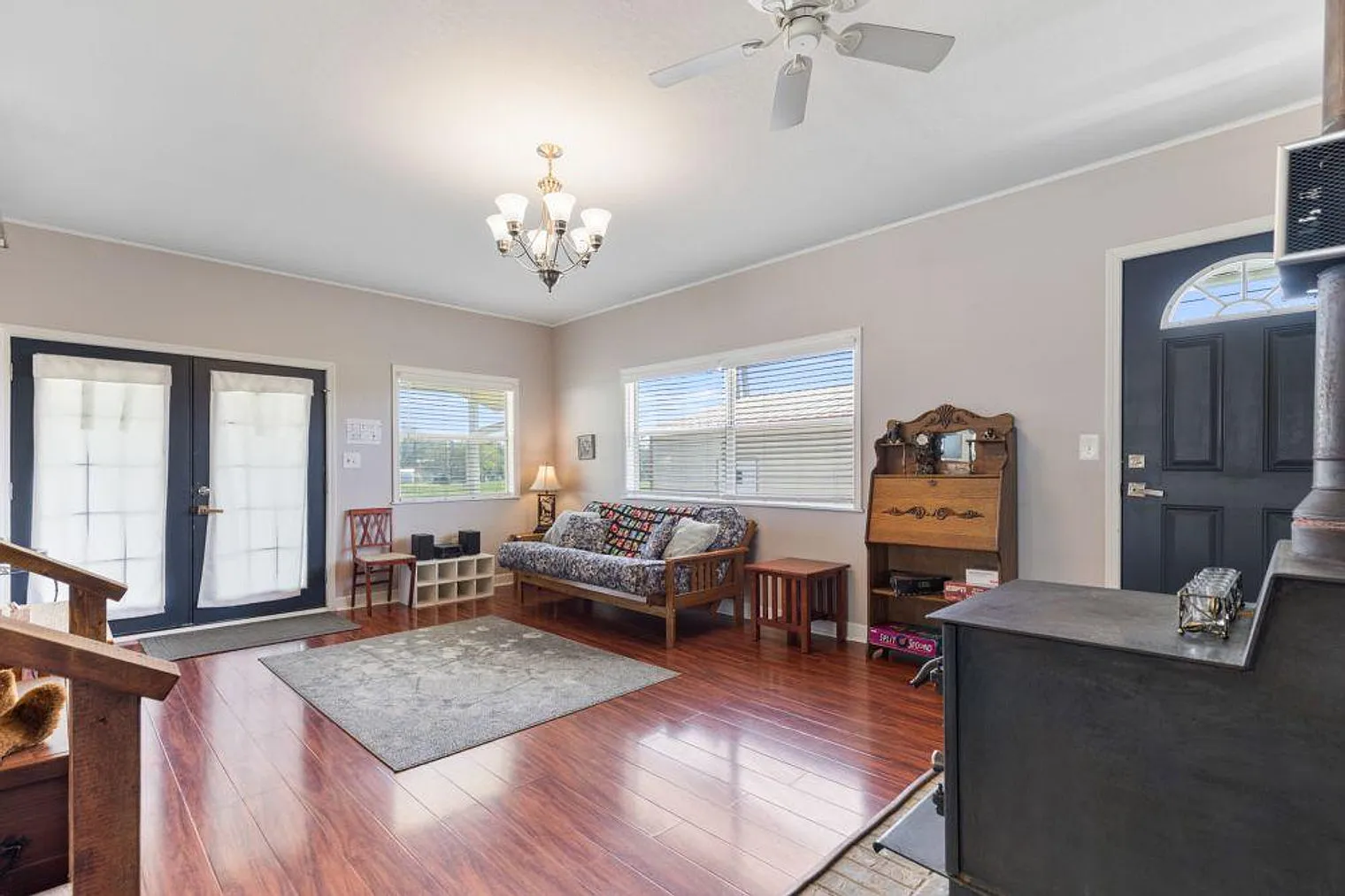 3 bed, 2.0 bath, 2647 sqft, $5,243 — Photo 4