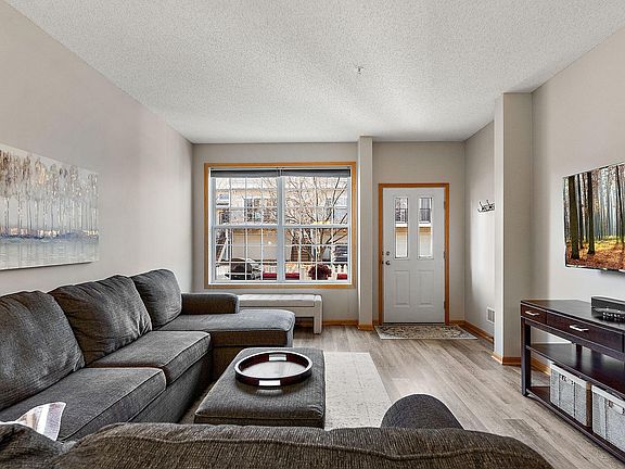 4th image of 12110 Vermillion St NE Unit B