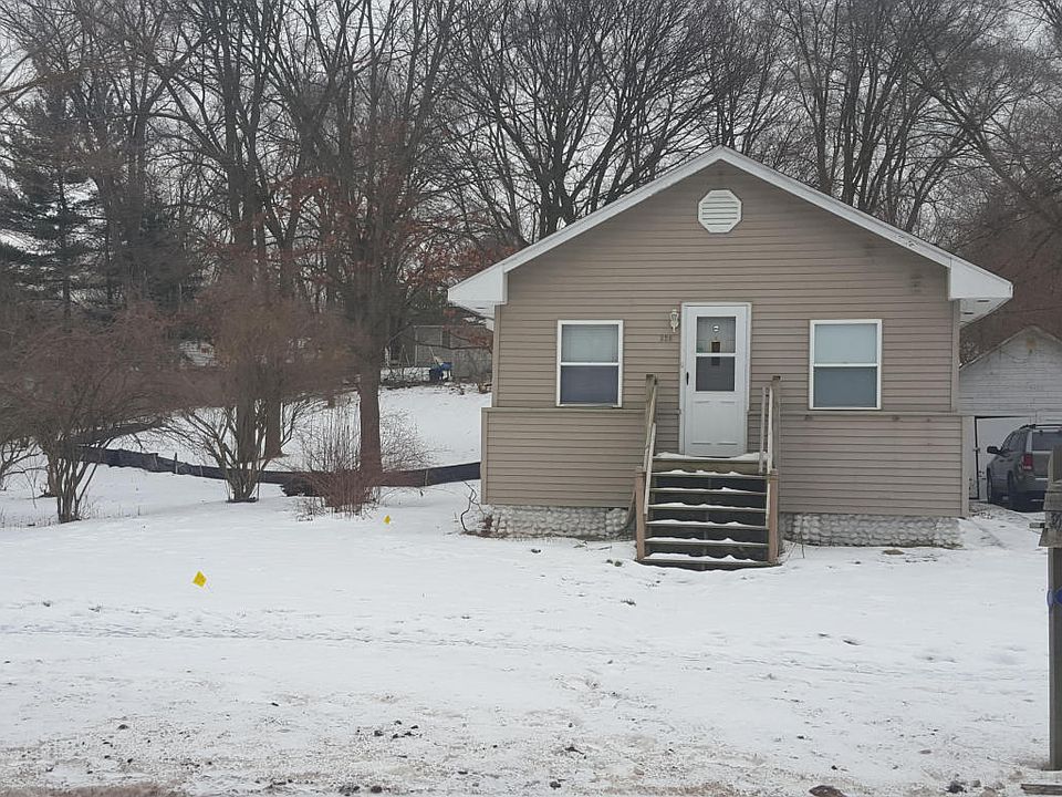 2nd image of 325 Hutchinson St
