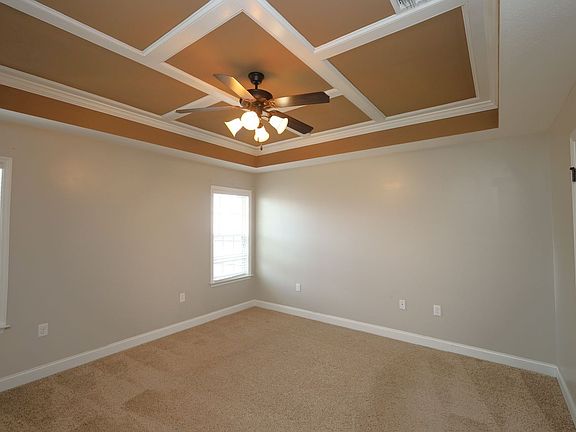 5th image of 4037 Glen Laurel Dr N