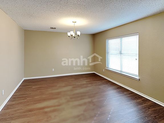 5th image of 529 Gibson St