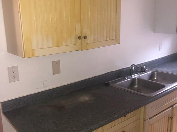 3rd image of 15017 Lucknow Ave APT 3