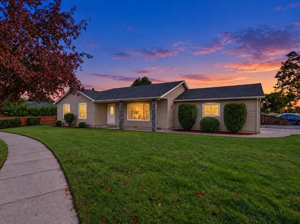 1911 Layla Dr, Medford, OR 97501