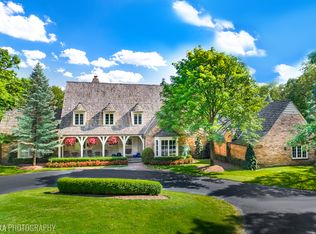 405 Blackberry Dr, Bull Valley, IL 60098