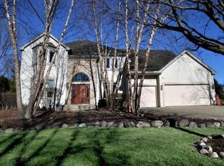 18 Sherwood Dr, Lincolnshire, IL 60069