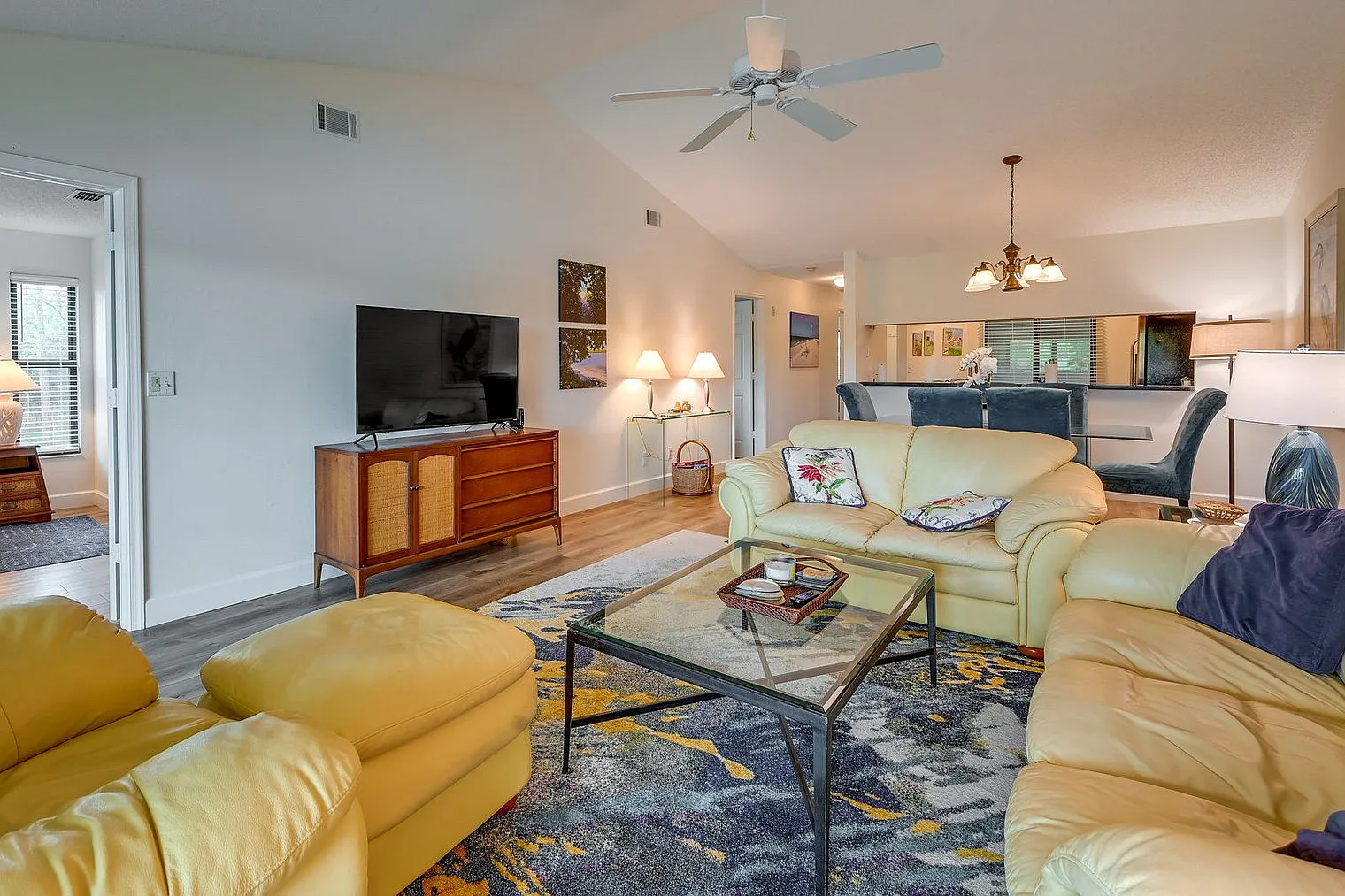 3 bed, 2.0 bath, 1496 sqft, $3,340 — Photo 3