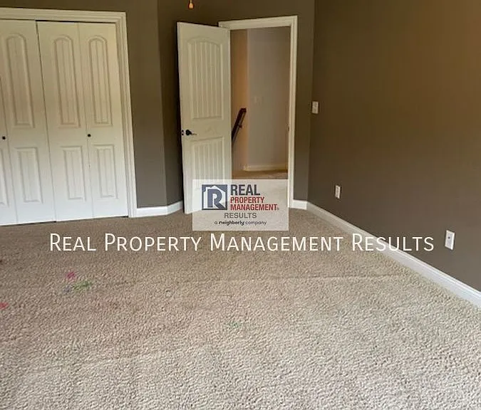 9399 Millicent Ct — Photo 25