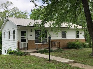 1311 S 8th St, Atchison, KS 66002