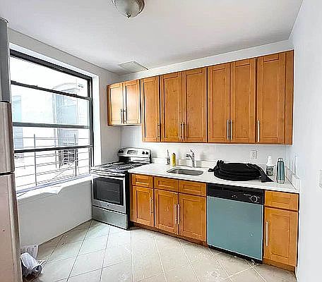 2nd image of 75 Fort Washington Ave APT 44A