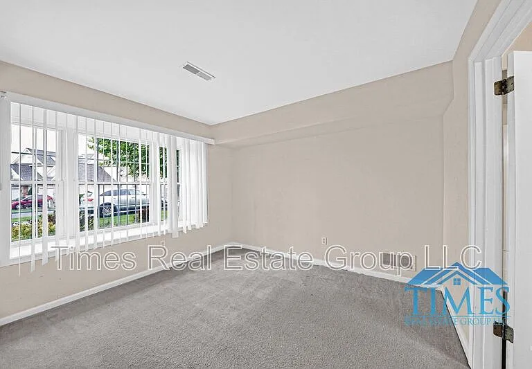 1101 Lexington Way — Photo 14
