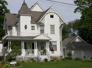 540 4th St SW, Plainview, MN 55964