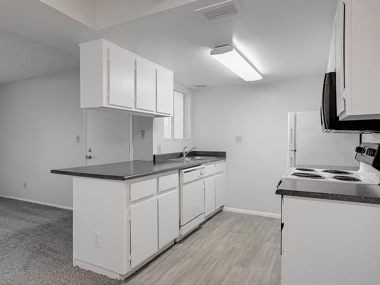 Ponderosa Ranch Apartments — Photo 10