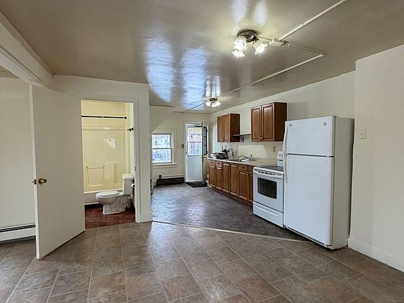 4th image of 94-96 Greenkill Ave