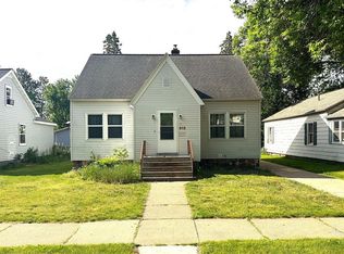515 Oak St, Spooner, WI 54801