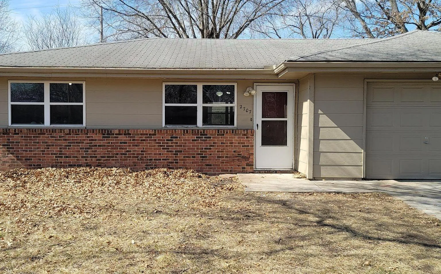 2 bed, 895 sqft, $1,095 — Photo 1