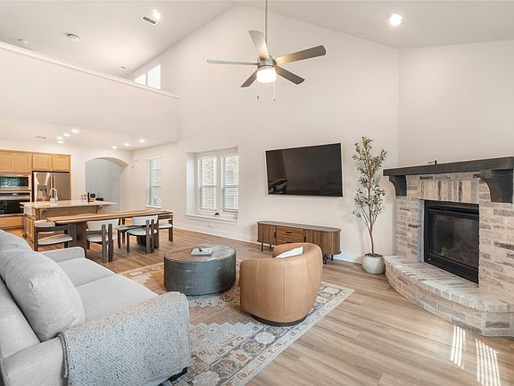 3rd image of 3906 Southbend Ct