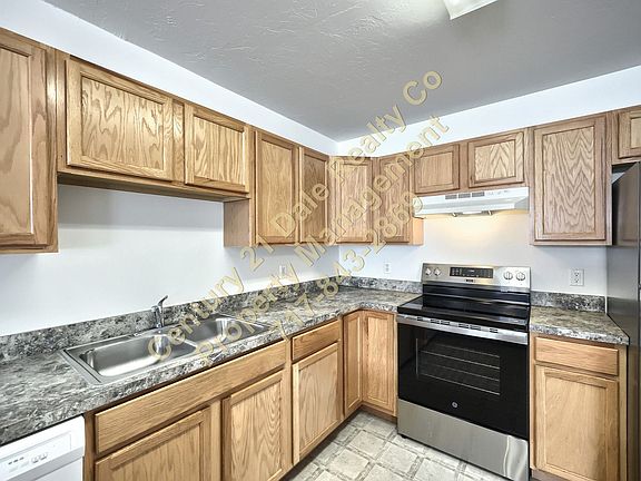 4th image of 360 W Market St #D