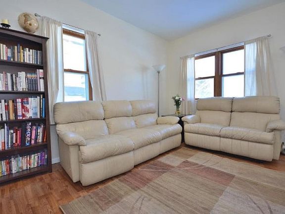 3rd image of 1817 E Saint Francis Ave