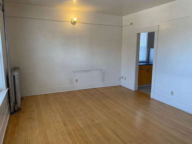 336 S 6th St W #1-24 — Photo 13