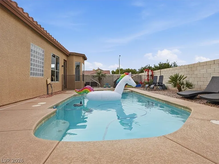 1562 Harwood Ave — Photo 40