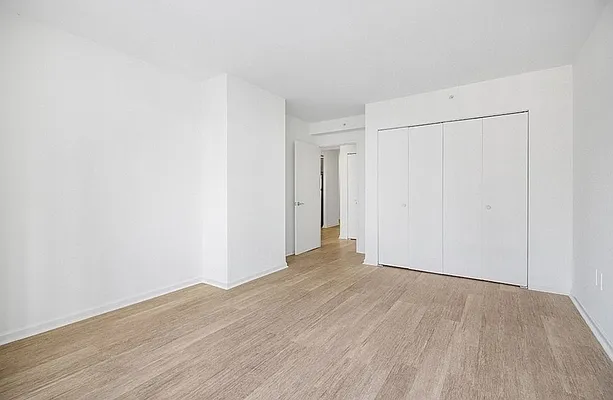 Rented by Greystar | media 4