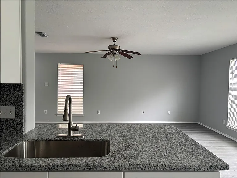 13642 Rural Oak St — Photo 20