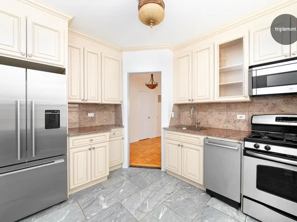 41-16 47th Ave #1D, Queens, NY 11104