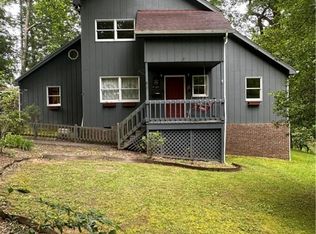 689 River Park Dr, Ona, WV 25545