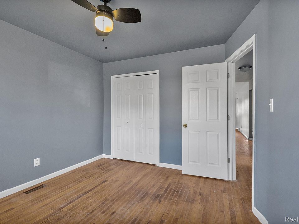 29468 Edward Dr, photo 19