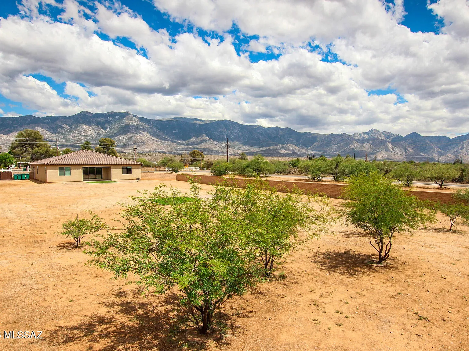 4 bed, 2.5 bath, 2517 sqft, $3,000 — Photo 3