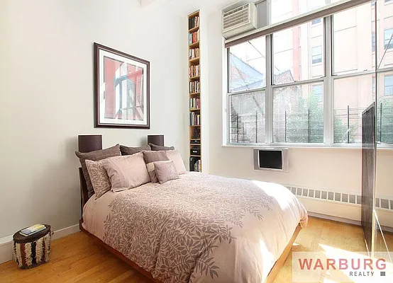 Sold by Warburg | media 12